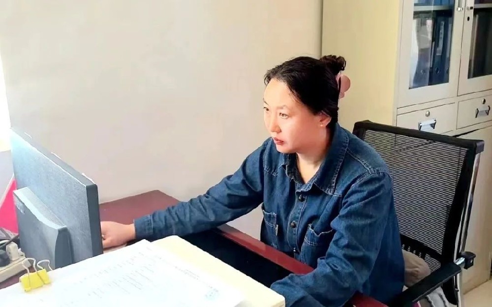 牧場的早春