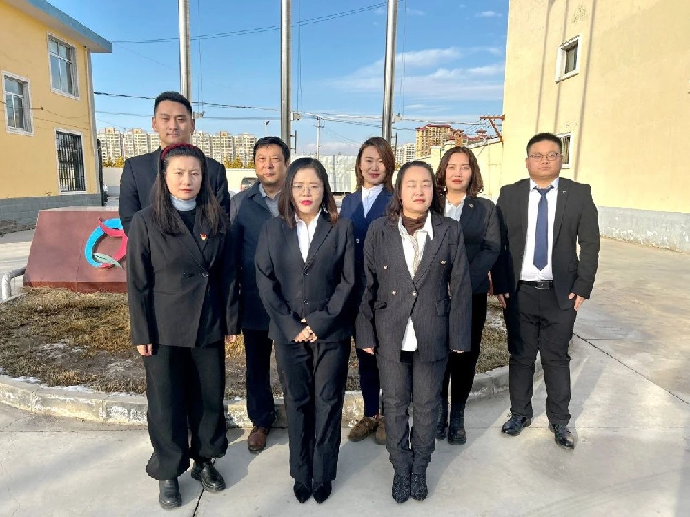 砥礪前行共奮進，團結(jié)一心向前進