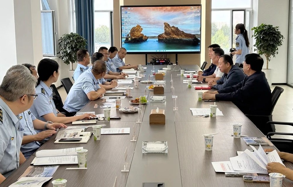 甘肅省高速公路路政執法總隊到甘肅傳祁甘味乳業開展主題黨日活動