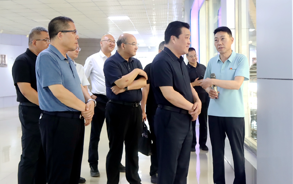 省營商環境建設局局長何正義到甘肅前進集團調研